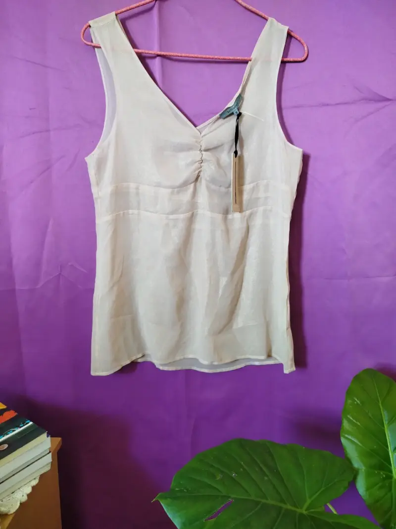 Blusa sin mangas beige - 1