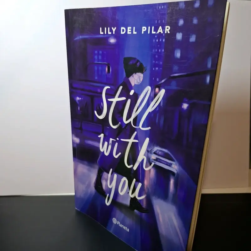 Libro 'Still With You' de Lily del Pilar usado - 3