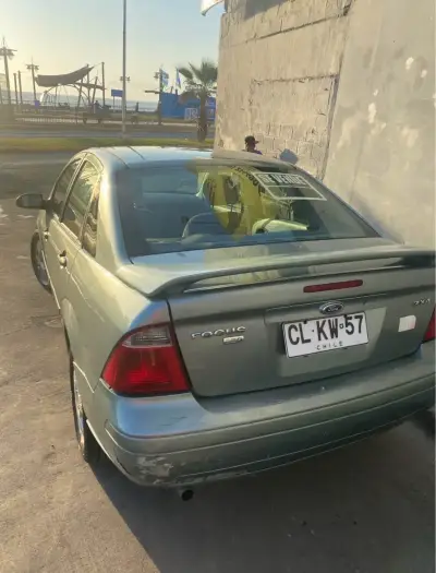 Ford Focus 2005 - miniatura 3