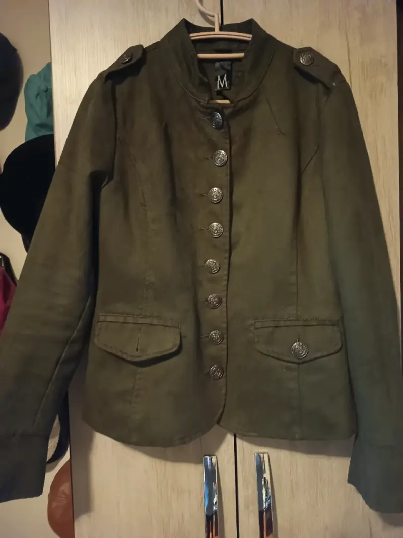 Parkas largas , trench negro y chaqueta de jeans - 4