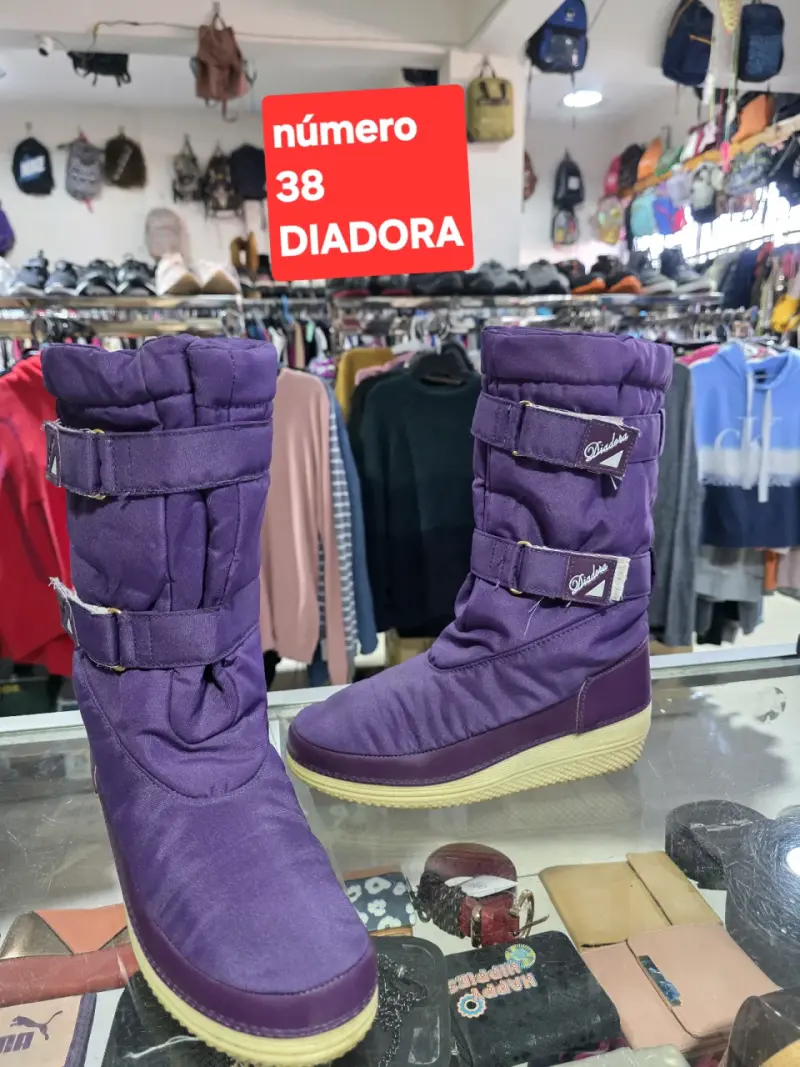 Botas moradas Diadora talla 38