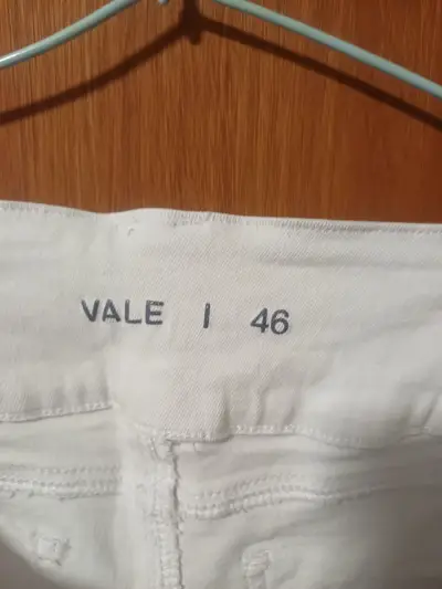 Pantalones jean blanco  pitillo talla 46 - miniatura 3