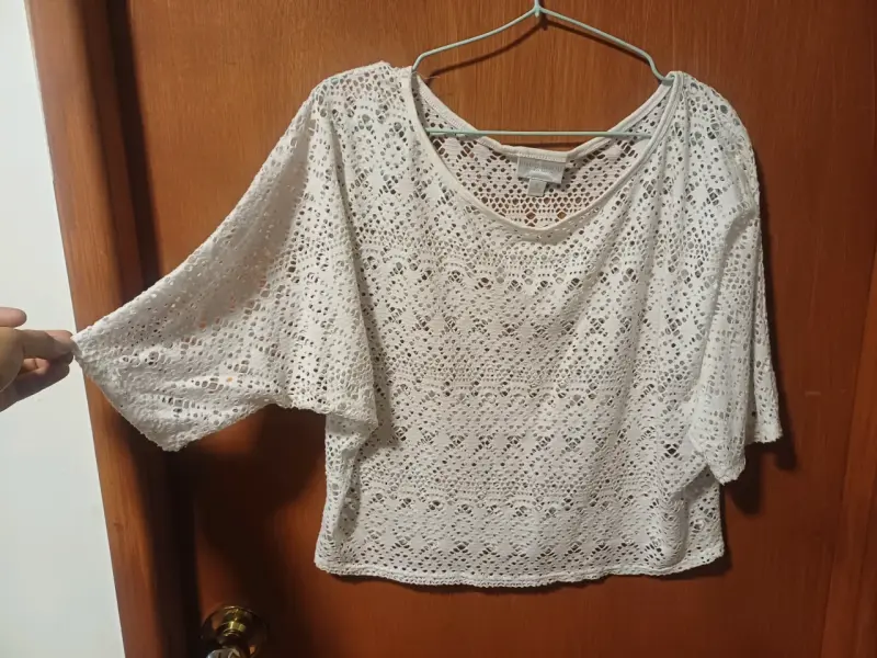 Polera blanca de encaje - 1