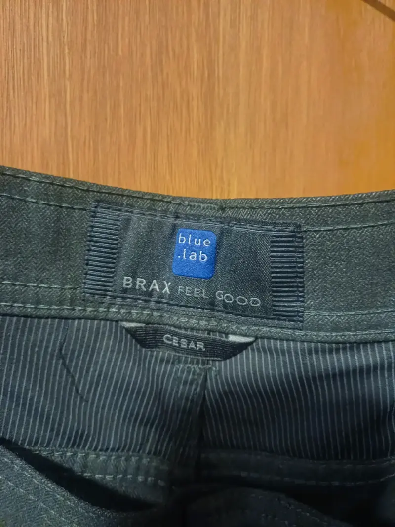 Jeans gris oscuro clásicos - 5