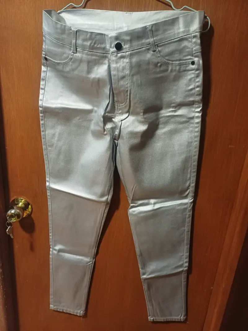 Pantalones plateados metalizados - 1