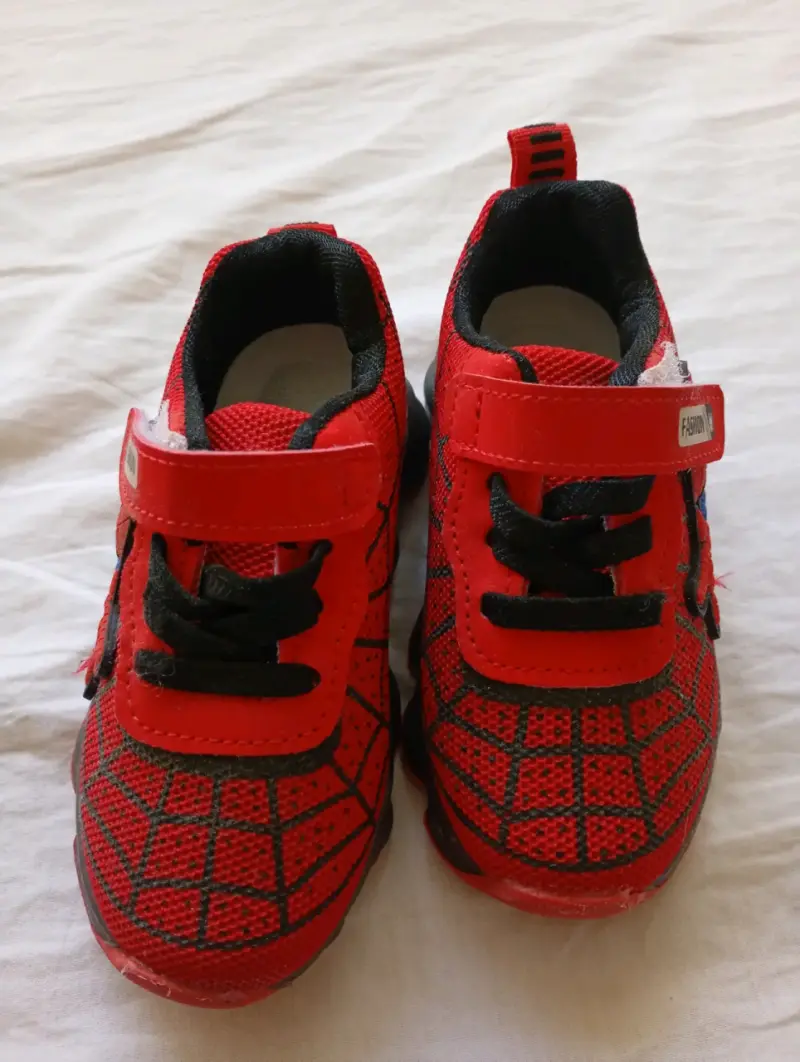 Zapatillas infantiles Spider-Man rojas - 2
