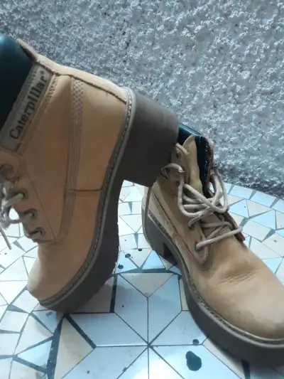 Botas Caterpillar beige de cuero - miniatura 3