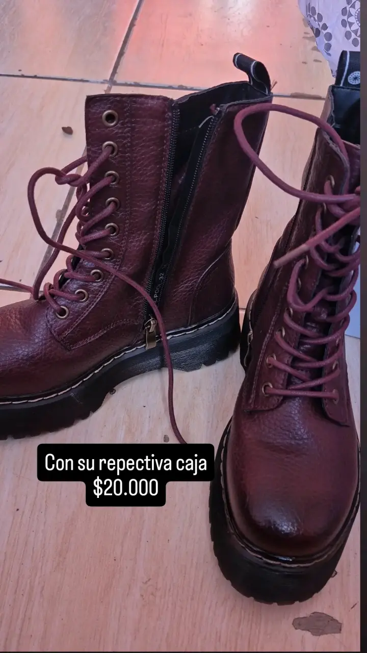 Botas de cuero burdeo