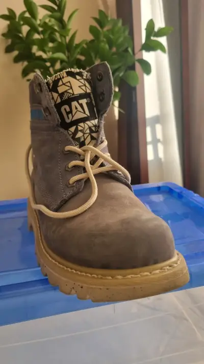 Bota Caterpillar celeste resistente - miniatura 2
