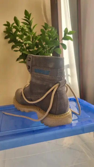 Bota Caterpillar celeste resistente - miniatura 4