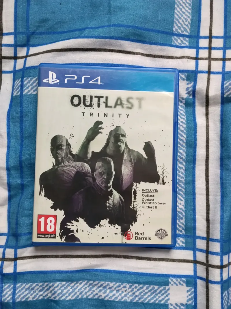 Juego PS4 Outlast Trinity - 1