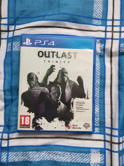 Juego PS4 Outlast Trinity - miniatura 1