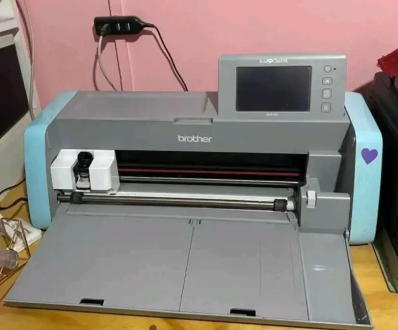 Plotter de corte Brother ScanNCut DX125 - 2