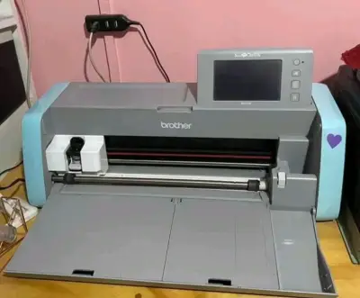 Plotter de corte Brother ScanNCut DX125 - miniatura 2