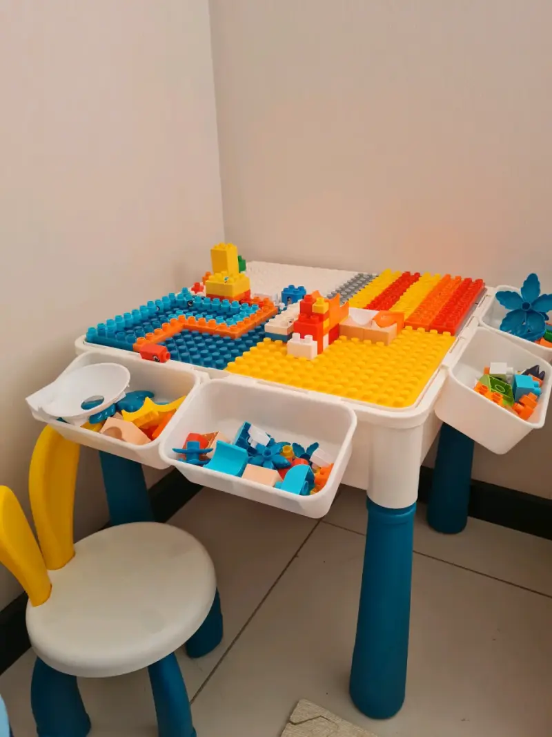 Mesa de juego infantil de lego - 1