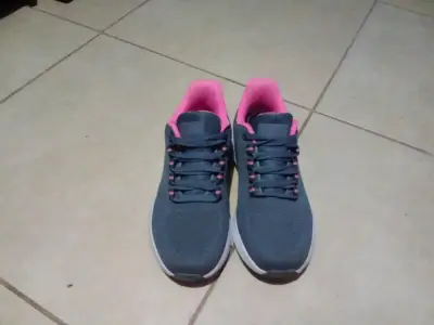 Zapatillas deportivas gris claro y rosado talla 36 - miniatura 2