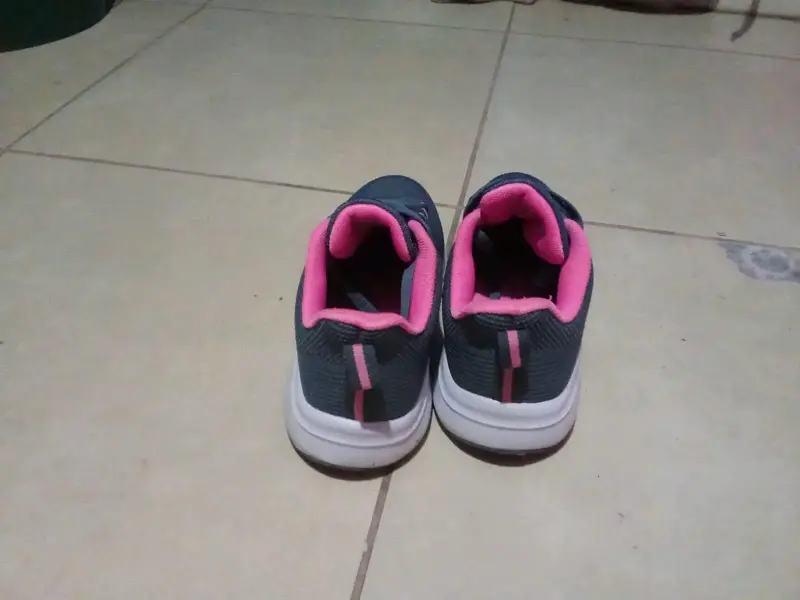 Zapatillas deportivas gris claro y rosado talla 36 - 4