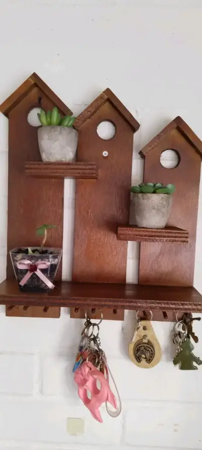 Estante de madera con ganchos - miniatura 2