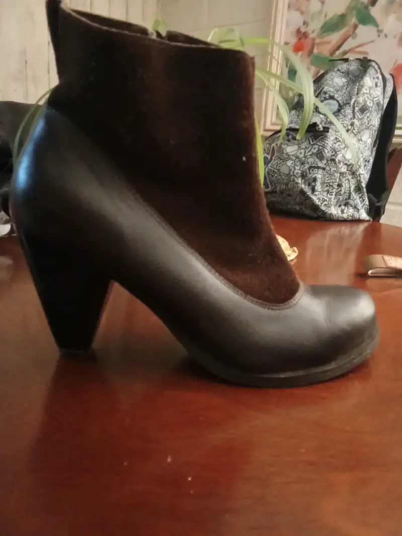 Botas de cuero negro con taco - 2