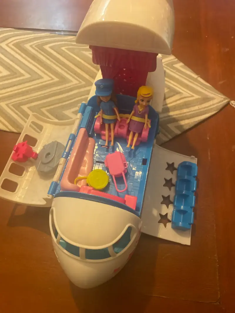 Avión de juguete con muñecos - 2
