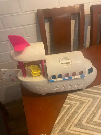 Avión de juguete con muñecos - miniatura 5