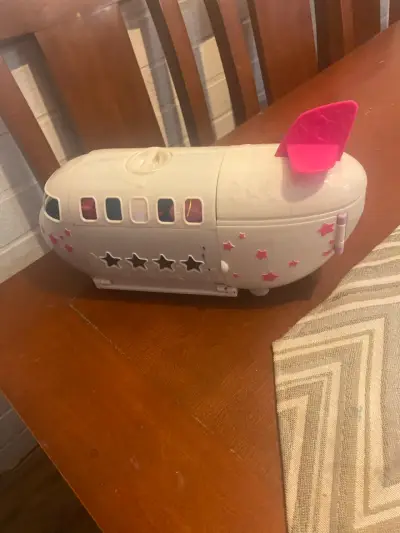 Avión de juguete con muñecos - miniatura 6