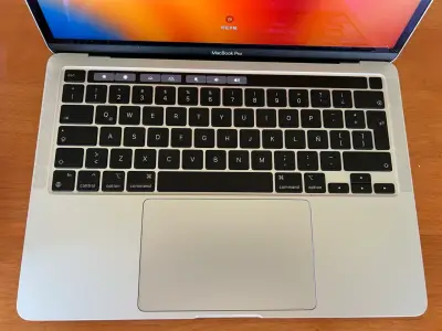 MacBook Pro M1 2020 13” 8GB/256GB + cargador origi - miniatura 2