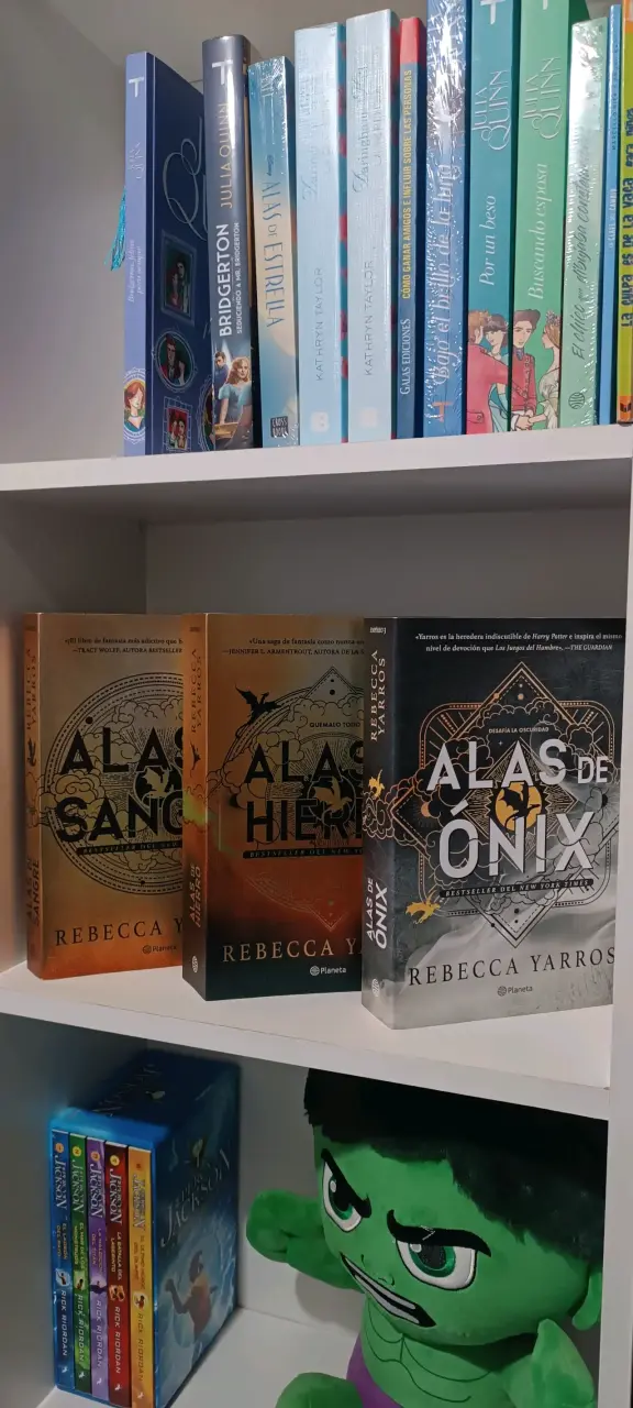 Libro trilogía empireo, alas de sangre - 1