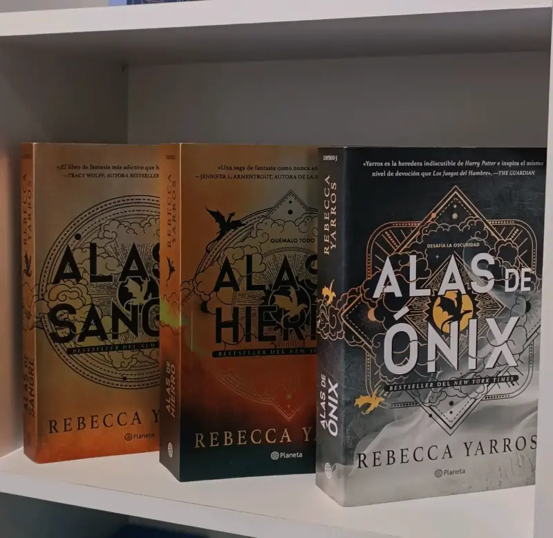 Libro trilogía empireo, alas de sangre - 2