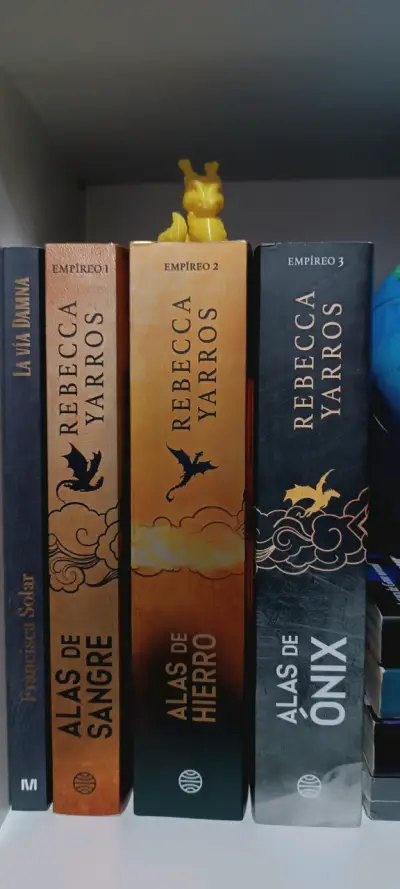 Libro trilogía empireo, alas de sangre - miniatura 4