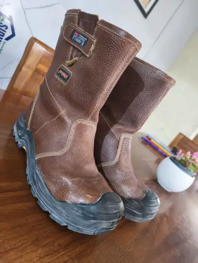 Botas negras de seguridad - miniatura 3