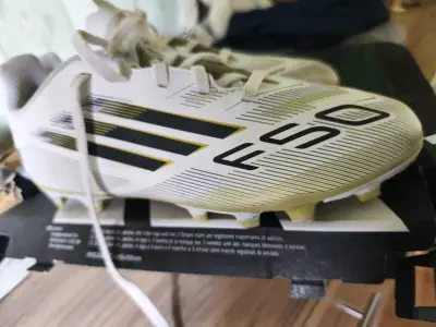 Zapatillas de fútbol Adidas F50 - miniatura 1