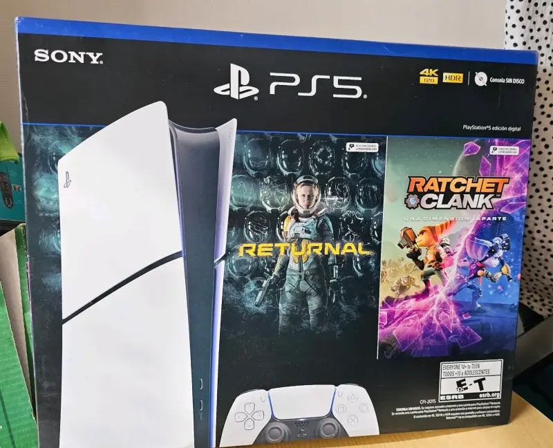 Consola PS5 NUEVA SELLADA con juegos - 1