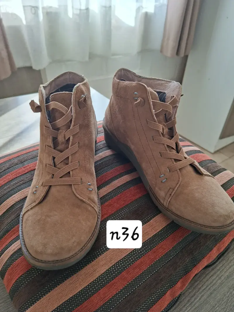 Botines de gamuza marrón Hush Puppies