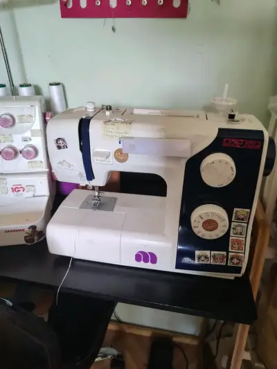 Máquina de coser full merritt - miniatura 1