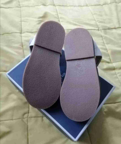Sandalias blancas para niña - miniatura 2