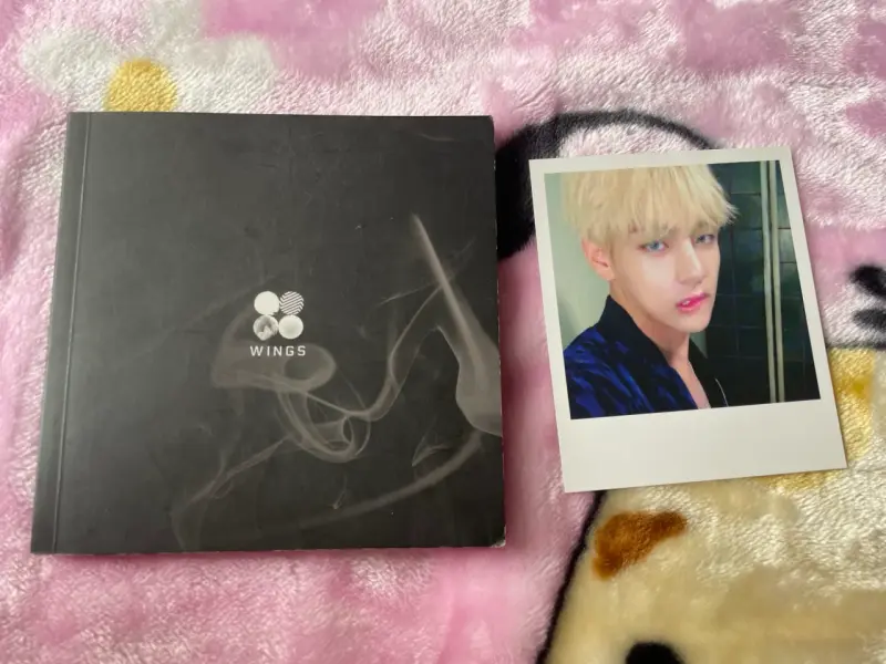 Álbum BTS Wings Version G Abierto - 3