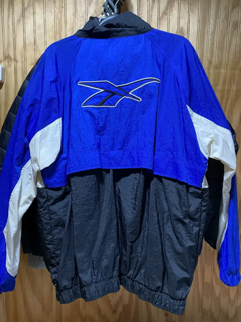 Cortaviento azul y blanco Reebok - 2