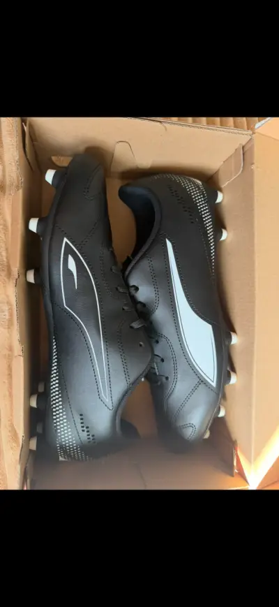 Zapatos de fútbol negros - miniatura 1
