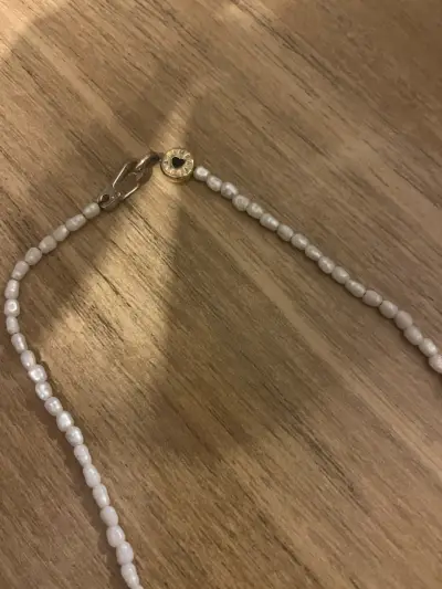 Collar de perlas blancas - miniatura 5