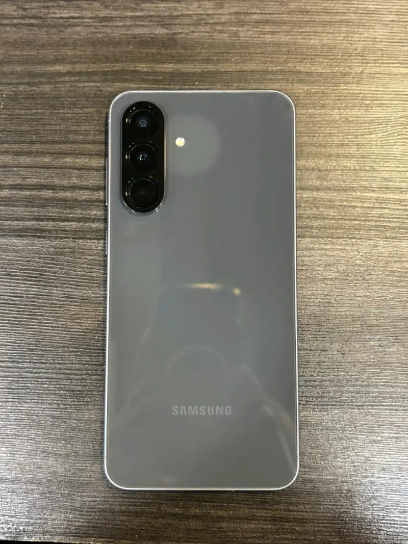 Smartphone Samsung gris - 1