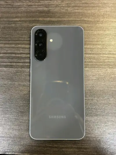 Smartphone Samsung gris - miniatura 1