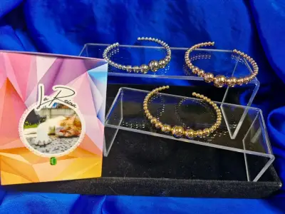 La reina joyas - miniatura 6