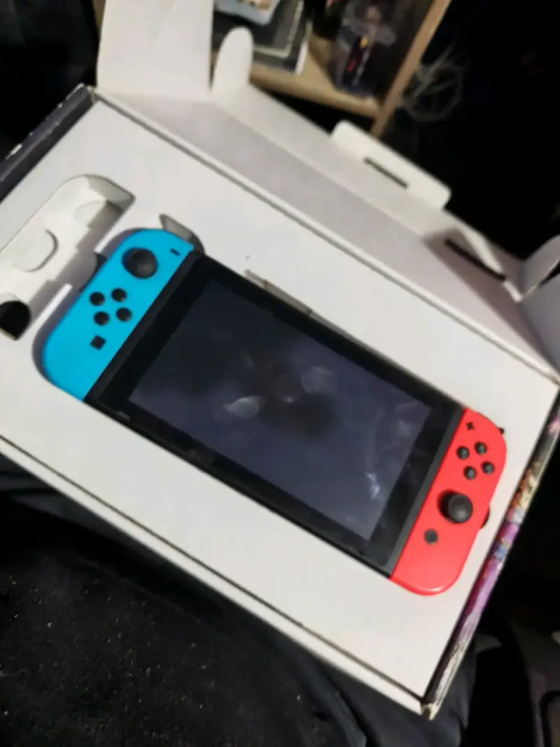 Consola Nintendo Switch con Joy-Cons - 1