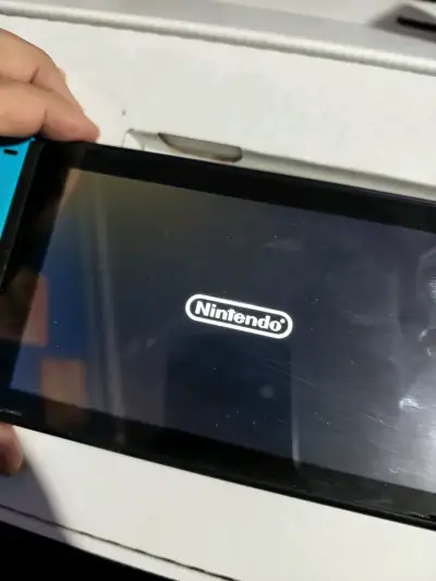 Consola Nintendo Switch con Joy-Cons - miniatura 3