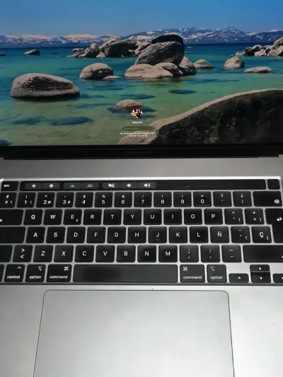 MacBook Pro con Touch Bar - miniatura 1