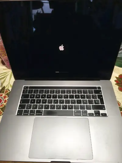 MacBook Pro con Touch Bar - miniatura 2