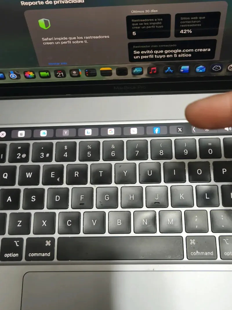 MacBook Pro con Touch Bar - 4