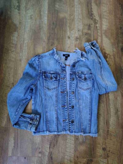 Chaqueta de mezclilla deshilachada - miniatura 1