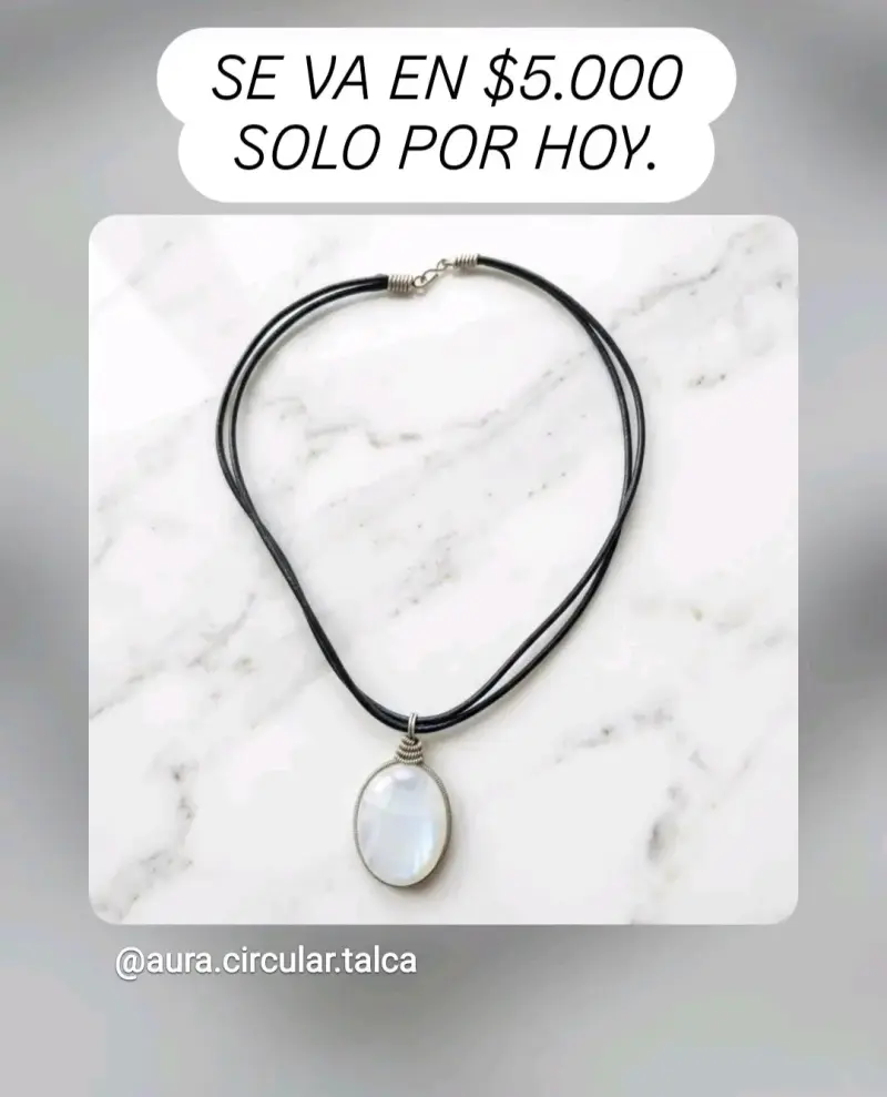 Collar de doble correa con dije